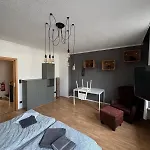 公寓 1 - Shared House 莱茵河畔林茨