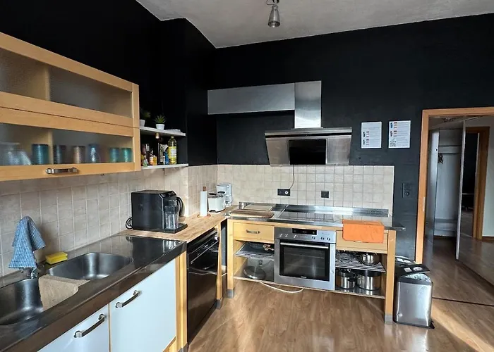 Room 1 - Shared House *